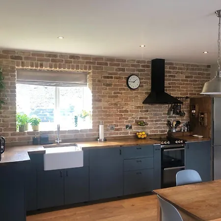 بيت للعطل Sandyhill - *