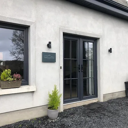 Sandyhill - * Westport